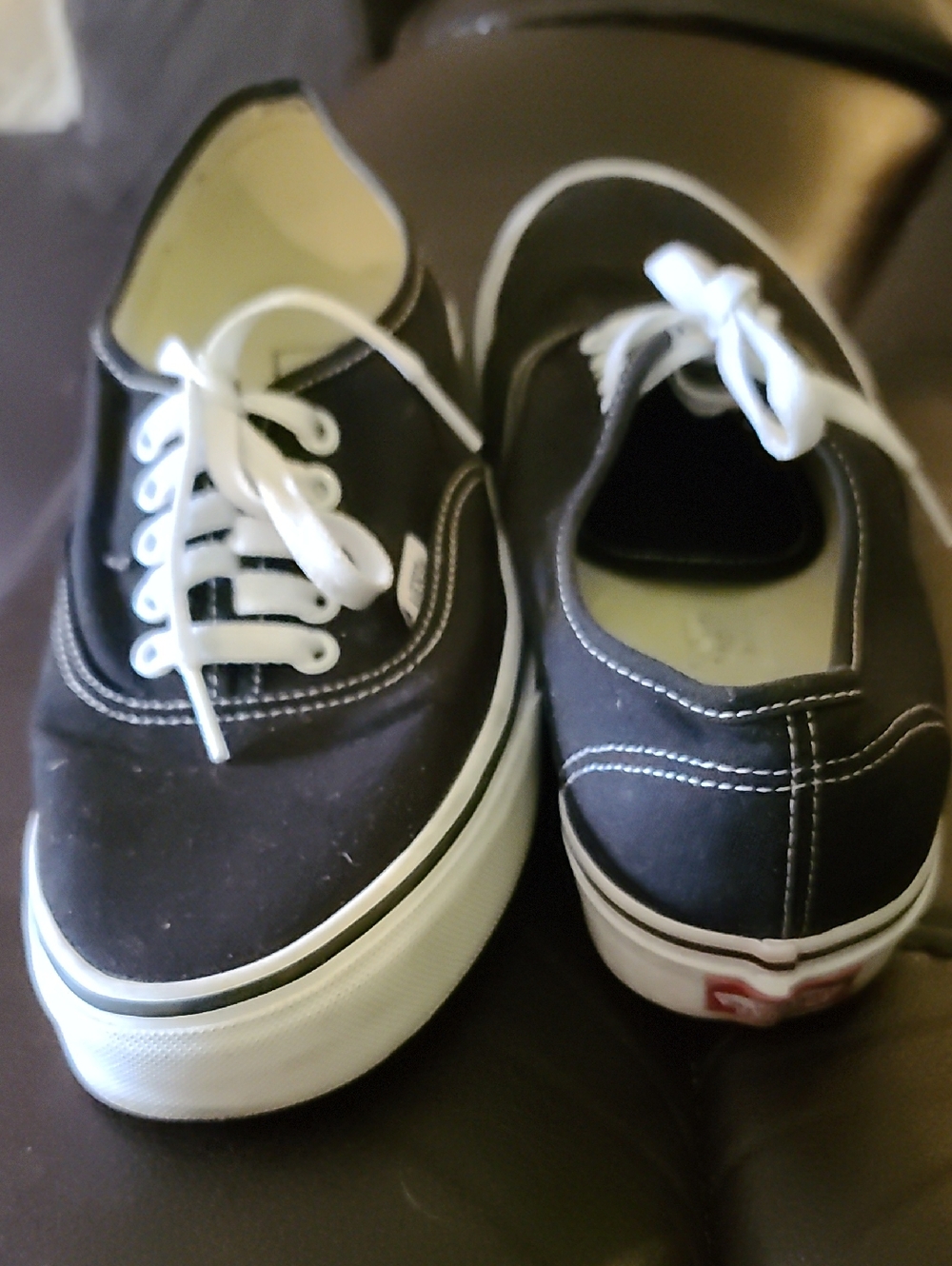 Vans Black and White Low Top Sneakers Shoes Unisex Women's SZ 9.5 Men's SZ 8